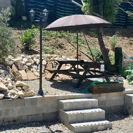 Sur La Bonnefooi Bed & Breakfast Prades-sur-Vernazobre Eksteriør bilde