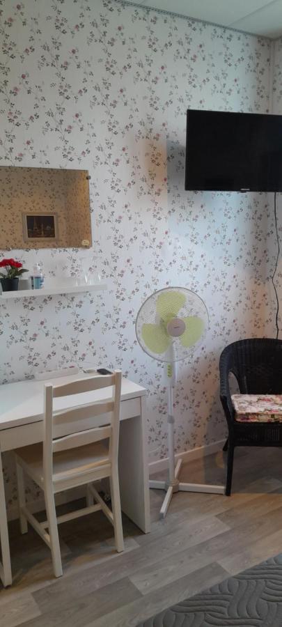 Sur La Bonnefooi Bed & Breakfast Prades-sur-Vernazobre Eksteriør bilde