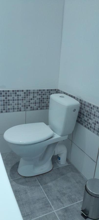 Sur La Bonnefooi Bed & Breakfast Prades-sur-Vernazobre Eksteriør bilde