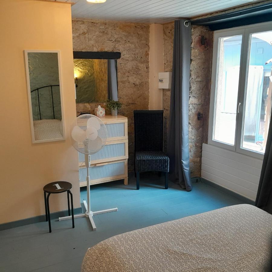 Sur La Bonnefooi Bed & Breakfast Prades-sur-Vernazobre Eksteriør bilde