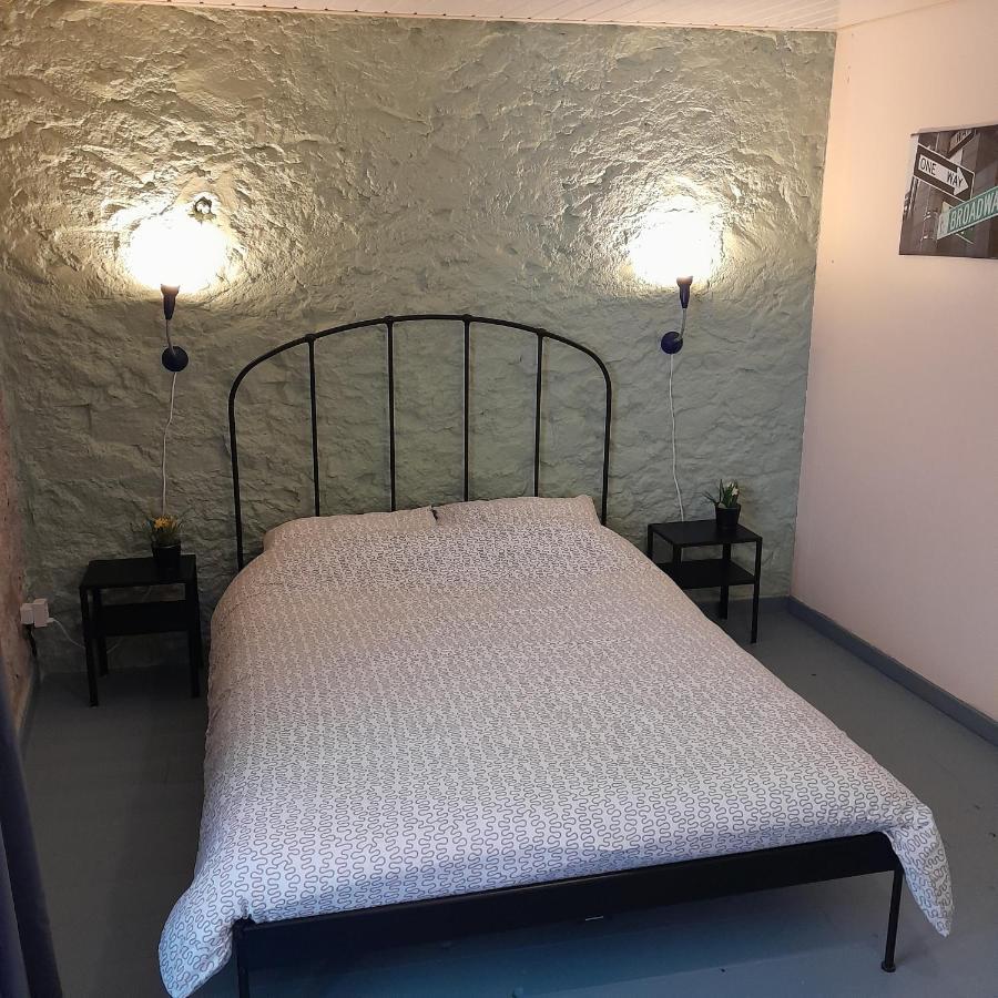 Sur La Bonnefooi Bed & Breakfast Prades-sur-Vernazobre Eksteriør bilde